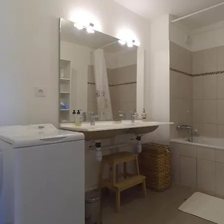 Appartement T3 Pour 6 Pers, Balcon, Parking, - Fr-1-803-96