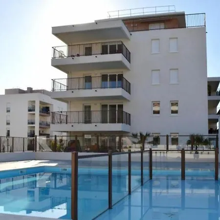 T3 Pour 6 Pers, Balcon, Parking, - Fr-1-803-96 *